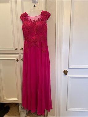 Formal Fuchsia Lace Cap-Sleeve Maxi Dress